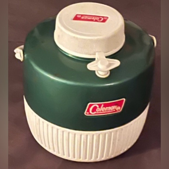 Vintage COLEMAN Green Metal & White Plastic 1 Gallon Water Cooler Jug - Picture 2 of 4